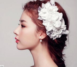 I lager 2015 Rhinestones Tiara Crowns Bridal Headwear Handgjorda Blommor Kristaller Headpiece Bröllop Tillbehör