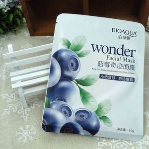 Bioaqua Face Care BlueBerry Wonder The Silk Mask Whitening保湿オイルコントロールのシルクマスクコラーゲンの顔マスク