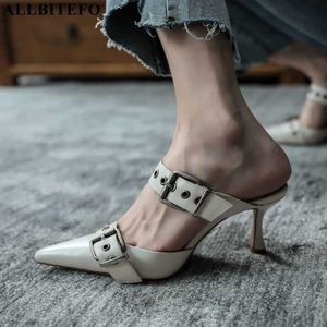 Altura do calcanhar Altura 7cm Design de fivela de couro genuína mulheres sandálias moda sapatos de salto alto sapatos de verão chinelos flip flops 210611