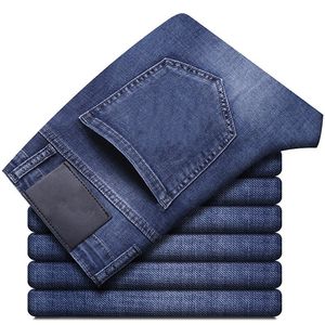 Мужские джинсы высококачественные дизайнеры разорванные джинсы хип -хоп -рок Возрождение Джинс Бесситровая байкер Slim Fit Мотоцикл роскошный джинсовой ткань для мужчин модных штанов.
