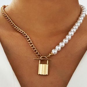 Hängsmycke Halsband Vintage Metal Lock Halsband Pearl Stitching för kvinnor Smycken Pendants Charms Smycken Choker Colar
