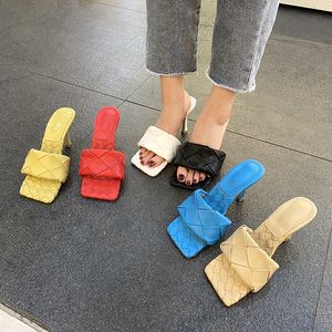 2022 fashion designer plaid woven leather slippers high-heeled square shoes one-word sandals half-drag