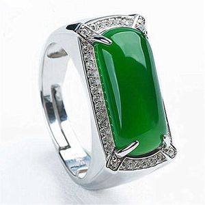 Kvinnors Ringar Crystal Jade Ring Full Diamond Jasper Finger Smycken Emerald Ring Lady Cluster Styles Band