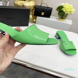 Moda -bahar Yaz Katı Renk Yüksek Topuklu Terlik Bal Terlikler Kalın Topuklu Palyaço Ayakkabı Topuk Yüksekliği 4.5 cm Deri Taban