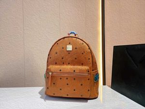 Moda feminina de luxo mochilas Designer Backpack Super Top Quality Letters Original Letters Genuine Leather Rivet High-Stree