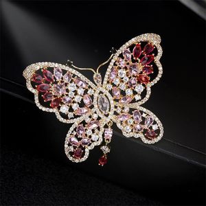 2021 Moda Różowy Kryształ Butterfly Broszki Luksusowy garnitur Pin Elegancki Temperament Cyrkonia Broszka Biżuteria dla kobiet