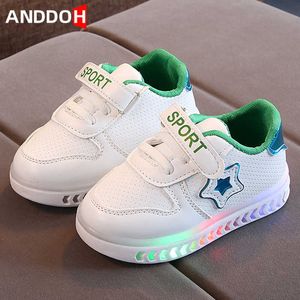 Boyutu 21-30 Kız Erkek Çocuk Parlayan Spor Ayakkabı Çocuklar LED Işıkları Ile Aydınlık Ayakkabı Bebek Işıklı Rahat Kaymaz Toddler Ayakkabı G1025