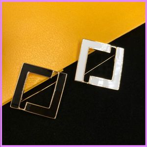 Wholesale Fashion New Letters Brooch Women Mens Brooch Pins Luxury Designer Jewelry Ladies For Party Casual Broach High Quality D2111171F