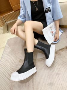 Stylishbox- 20210929003 40 weiß/schwarze Cowhigh-Slip-On-Stiefel aus echtem Leder mit Stretch-Knöchel, klassisches 4-cm-Plateau, ein Muss