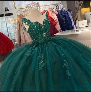 Плюс размер темно-зеленого шарикового платья Quinceanera платья спагетти ремни кружевные аппликации хрустальные бусы сладкие 16 платья Prom Price Pageant Pageant