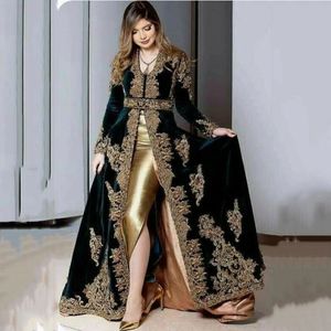 Caftano marocchino Elkadi Algerino Una linea di abiti da sera in velluto Spacco oro Appliques Pizzo Abiti da ballo musulmani Abiti formali Dubai Arabo Vestito da festa da donna Maniche lunghe