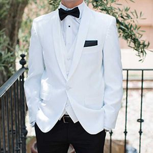 Vit brudgum Tuxedo för bröllopsmiddag Party Slim Fit Prom Män Passar Shawl Lapel 3 stycken Man Modelljacka Väst med byxor X0909