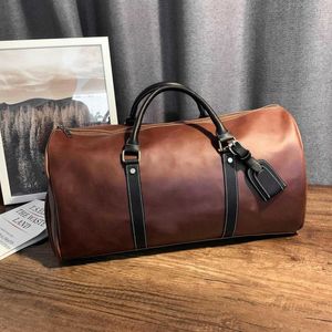 Borsoni Xiao.p Moda uomo di alta qualità Crazy Horse Pu Leather Retro Casual Carry-on Bag Large Boarding Business Travel LuggageDuf