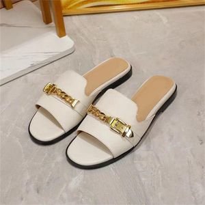 2021 Toppdesigner Kvinnor Kedjor Slippor Slides Sandaler Kvinna Äkta Läder Sandal Skor Mode Sommar Ladies Flat Non Slip Slide With Box