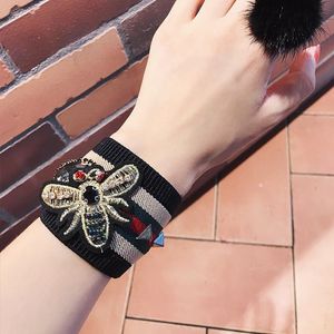 Mode Bee Polsband Gestreepte Slap Cirkel Luxe Bangles Pret Acryl Katoen Armbanden voor Vrouwen Hand Decoratie Gift Bangle