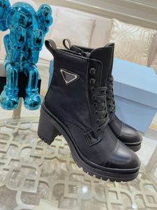 Kvinnor Major Ankel Boots Fashion Lace Up Platform Läder Martin Boot Top Designer Damer Letter Print Winter Booties Shoes 201