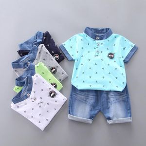 Completi di abbigliamento Estate 0-4 anni Neonati maschi Vestiti per ragazze T-shirt con stampa motivo a corona + pantaloncini di jeans Abiti casual per bambini