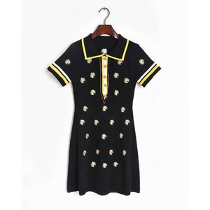 FORSE U Donna Bianco Nero Colletto rovesciato Daisy Ricamo floreale Bottone Maglia manica corta Mini abito Estate D2651 210529