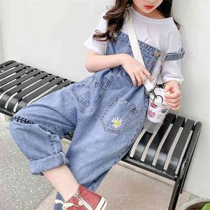 Fashion Summer Girls Overalls Daisy Embroidery Jeans Jumpsuits for Teenage School Children Denim Pants Suspenders Clothes 210622