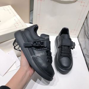 En Kaliteli Açık Çizmeler Chaussures Erkek Kadın Platformu Ayakkabı Moda Sneakers Üçlü Siyah Süet Deri Eğitmenler Yürüyüş Yürüyüş 35-46