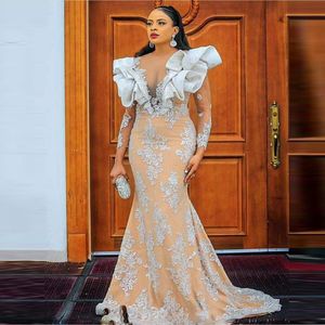 Abendkleider mit silbernem Champagnerfutter und langen Ärmeln, voller Spitze, afrikanisches Aso-Ebi-Meerjungfrauen-Abschlussball-Enegament-Kleid, Robe Classe