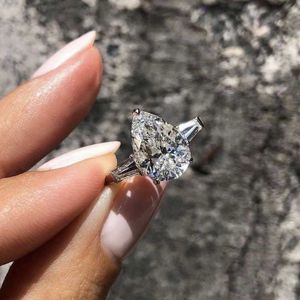 クラスターリング 925 スターリングシルバードロップフィンガー高級ペアシェイプカットダイヤモンド結婚式婚約カクテル女性宝石リングジュエリー