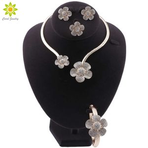 Nigeria Collana di cristallo esagerata Orecchini Charm Sposa Orecchini Anello per le donne Regalo per feste Set di gioielli a forma di fiore di moda H1022