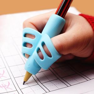 1-3 PCS Bambini Scrittura Penna Penna Supporto per bambini Learning Practice Pescola in silicone Penna Aid Postura Dispositivo di correzione per gli studenti GC711