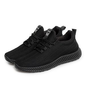 Top Qualität 2021 Sport für Männer Frauen Laufschuhe Triple Black Red Outdoor Atmungsaktive Läufer Turnschuhe Größe 39-44 WY06-20261