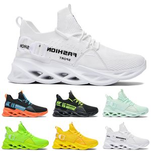 2021 Mens womens running shoes triple black white green shoe outdoor men women designer sneakers sport trainers