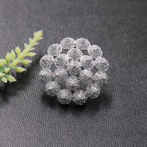 Pins, Brooches Lanyika Fashion Jewelry Exquisite Full Ball Crowd Brooch Pin For Engagement Wedding Micro Paved Zircon Gifts