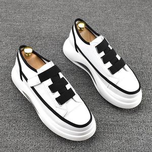 2022 Brytyjskie Luksusowe Mężczyźni Wulkanizowane Buty Ślubne Mody Designer Original White Platform Walking Sneakers Platforma Casual Slider Casual Loafers