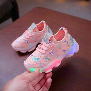 Scarpe casual per bambini per ragazze Scarpe per neonati Scarpe da ginnastica traspiranti antiscivolo con design a LED Ragazze Scarpe da passeggio con la suola morbida 210329