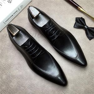 Black Brown Oxford Shoes para Homens Genuíno de Couro Luxo Brand Negócios Laço Rendas Brogues Homens pontiagudo Tee Vestido Sapatos de Casamento