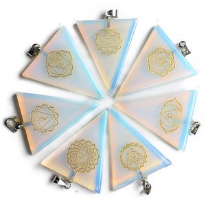 Syntetyczny Opal Grawerowany 7 Chakras Sanskryt REIKI Symbol Trójkąt Naszyjnik Wisiorek Indyjski Joga Chakra Medytacja Religia Biżuteria Healing Crystal Stone Amulet