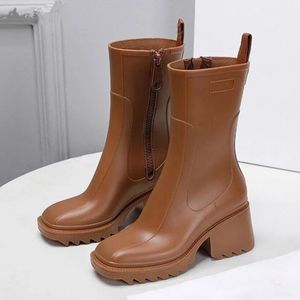 Kahverengi PVC Yağmur Çizmeleri Kadın Kare Toe Blok Topuk Kısa Ayak Bileği Boot 2021 Sonbahar Sıcak Yan Fermuar Kauçuk Platform Patik
