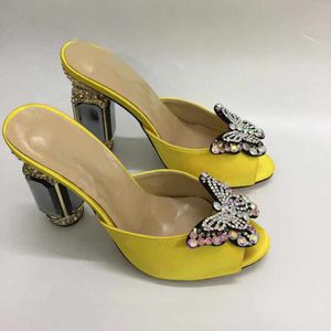 Sandalias de tacón alto con diamantes de imitación para mujer, chanclas de verano de seda, sin cordones, para vestido de boda, boletas de diamantes, pajarita 3D amarilla, 2021