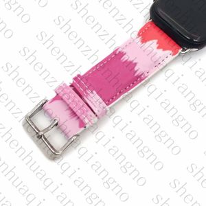 Luxury Designer Watchbands Watch Strap 42mm 38mm 40mm 44mm Iwatch 2 3 4 5 7 SE Band Läderarmband Fashion Stripes Watchband 41mm 45mm