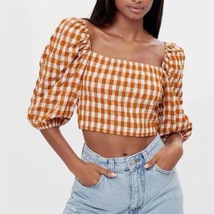 Kvinnor sommar plaid korta blusar t-shirts toppar slash neck puff ärm elastisk byst kvinnlig mode gata söta top tunika blusas 210513