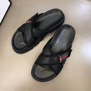 Slipper 2021 Verão Original Couro Cruz Moda Casual Exterior Apartamento confortável tamanho 38-45 homens flip-flops