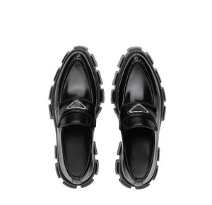 Berömda höst- och vinterkvinnor Luxury Designer Brand Dress Shoe Monolith Borsted Leather Loafers Platform Heel Pointed / Round 35-40