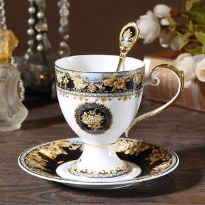 Luxe Europa Hof Bone China Koffiesets Creatieve porseleinen kop Afternoon Tea Party Hotel Home Decor Nieuwe huwelijksgeschenken