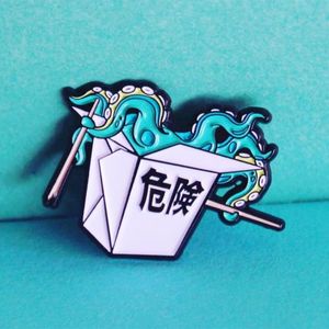 Pins, Broches Octopus Box Caixa Chinesa Significado Perigoso Esmalte Brooch Pin Hat Bag Collar Lapel Pins Badges Mulheres Homens Moda Jóias