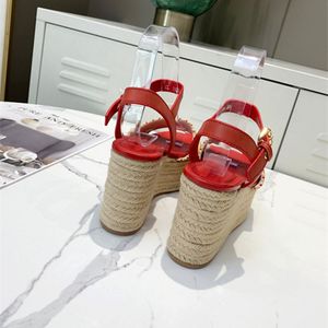 2021 Mody Designer Sandały damskie tkane z wodnym haftem w górnym, luksusowym, pięknym i wygodnym