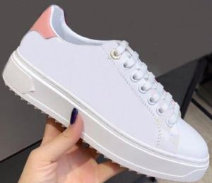 2021 İlkbahar ve Sonbahar Yeni Kadın Kız Rahat Ayakkabılar Koşu Düz Sneakers Moda Sıcak Baskı Küçük Beyaz Klasik Kayış Gerçek Deri Kutusu