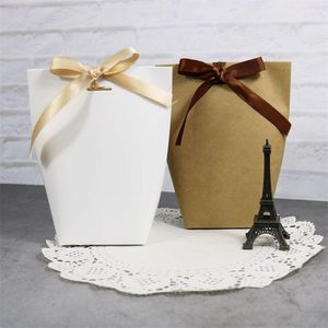 50pcs White Kraft Black Paper Bag Bronzing French "Merci" Thank You Gift Box Package Wedding Party Favor Candy Bags With Ribbon 211108