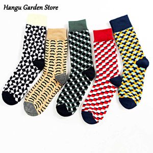 New Socks Mens Funny Happy Skate Crew Socks Uomo Calzini sportivi Pattern Geometric Diamond Streetwear Hip Hop Cotone pettinato Flow Sox X0710