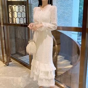 Vestidos casuais elegantes manga comprida renda de renda de renda de renda plissada Mulheres outono 2021 moda femme festa branca vestidos