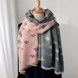 Lyxmärke Dubbelsidig Scarf Kvinnor Mrs Winter Warm Cashmere Sjal Animal Bee Printing Mjuka Tunna Blanket Holiday Gifts 2022