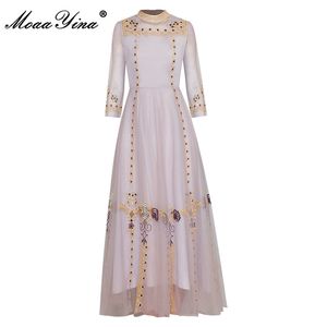 ファッションデザイナーのドレス春の女性のドレススタンド襟の縞刺繍メッシュエレガントなヴィンテージドレス210524